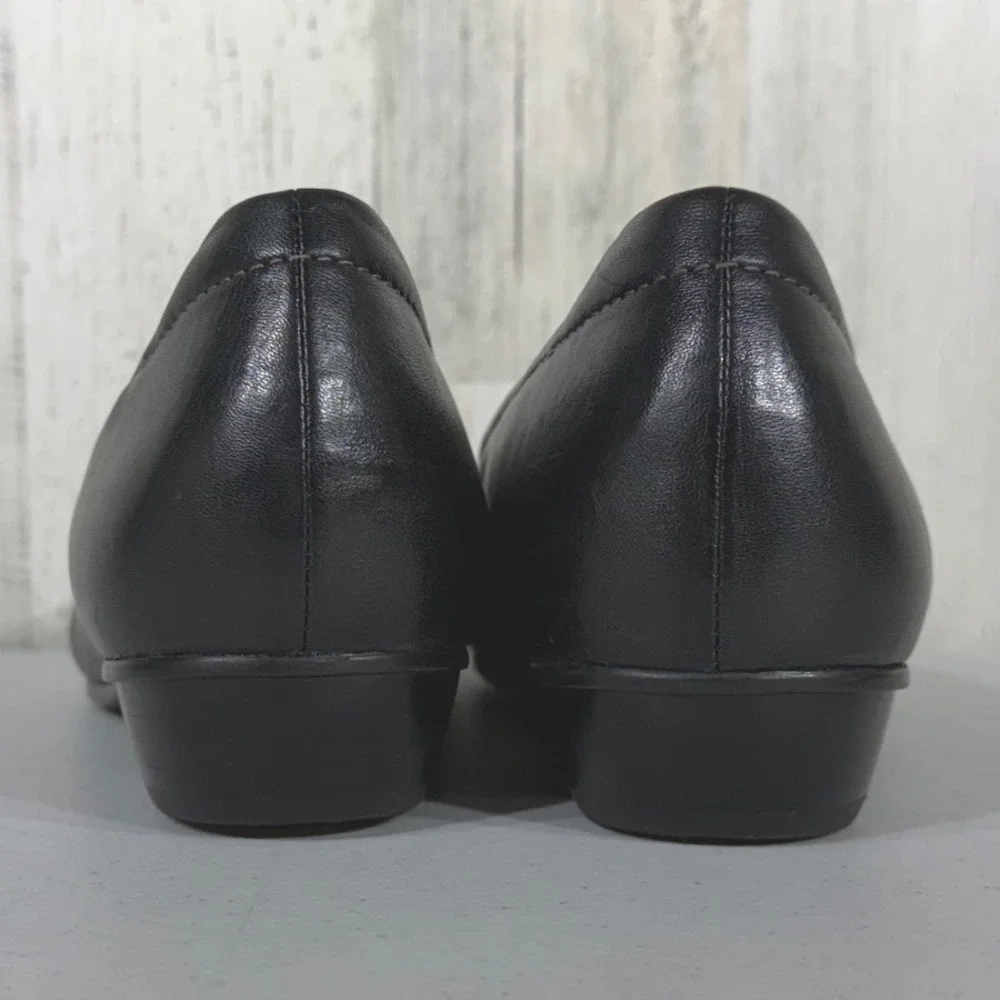 Clarks‎ Leather Slip On Loafers 11M Black Low Block Heel Almond Toe